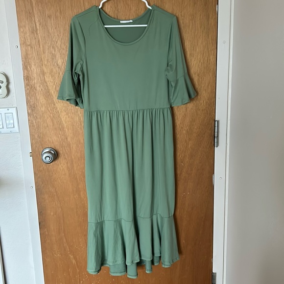 Reborn J Dresses & Skirts - Reborn J Green Ruffle Dress